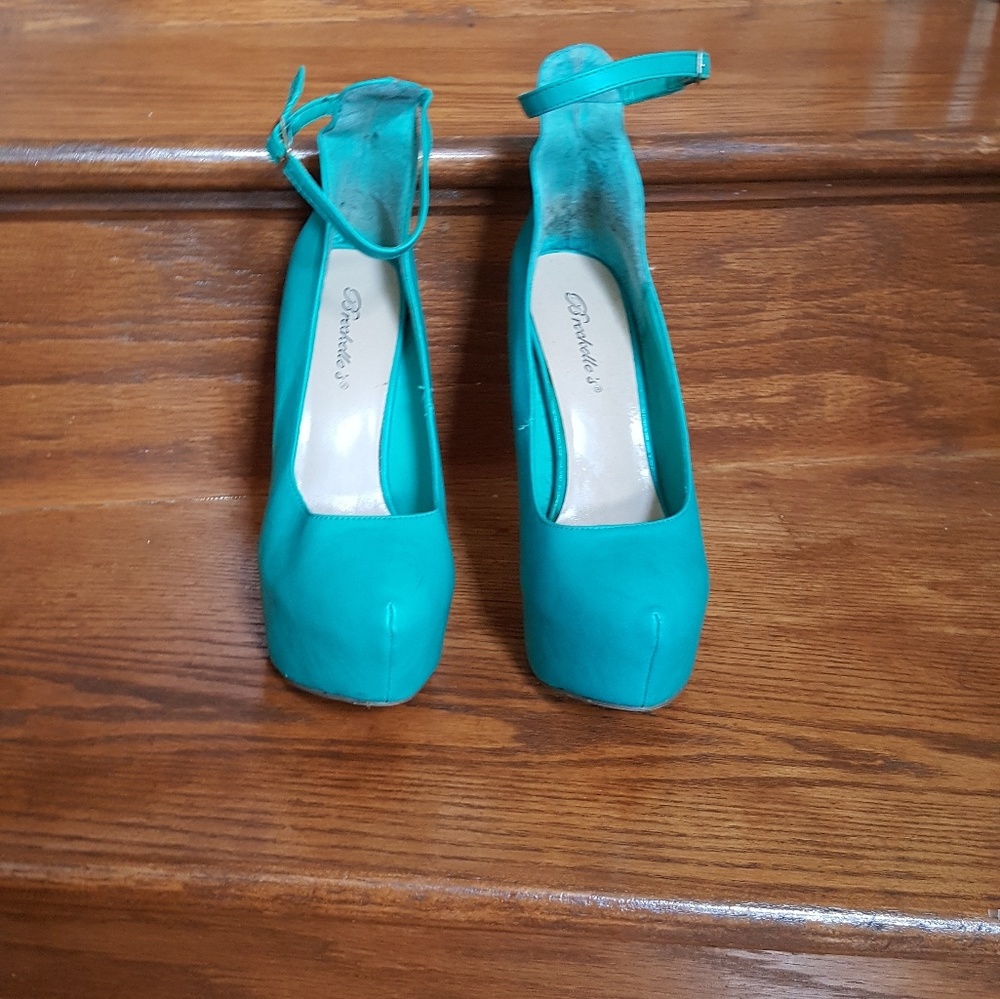 Teal Heels